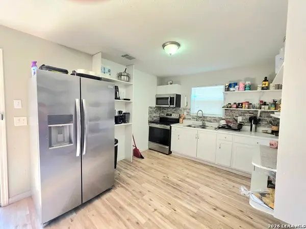 302 Riverdale Dr, San Antonio, TX 78228