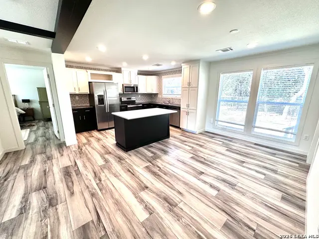 882 Spur Rd, Lakehills, TX 78063 - #1