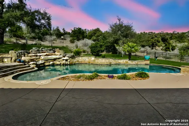316 Clear Lake Dr, New Braunfels, TX 78132 - #2