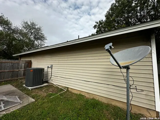 290 Burlington Dr, San Antonio, TX 78245 - #3