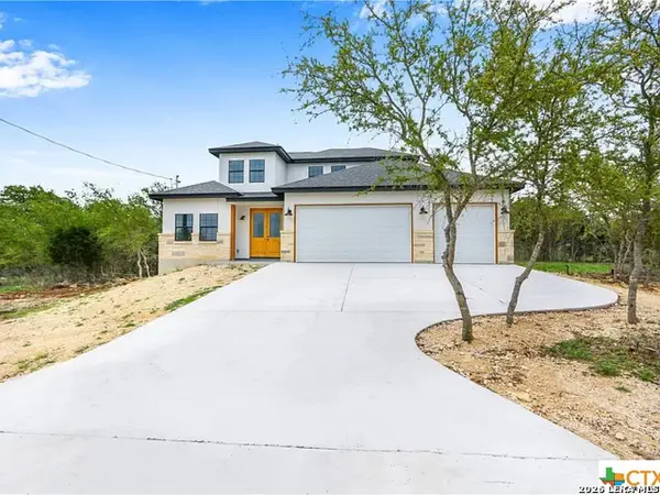 212 Roy Nichols Dr, Blanco, TX 78606