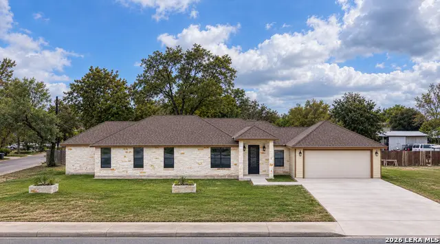 221 N Benson Rd, Uvalde, TX 78801 - #1
