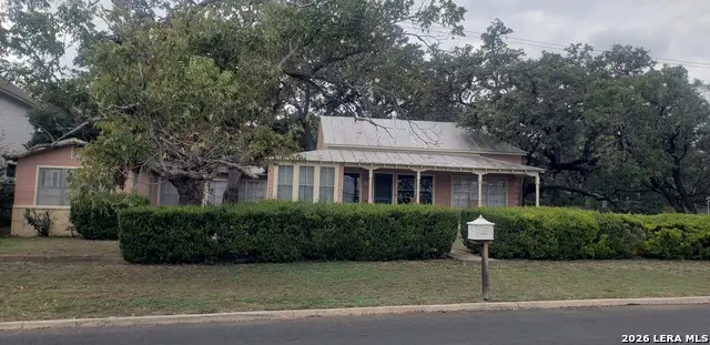 504 Schweppe St, Boerne, TX 78006 - #2