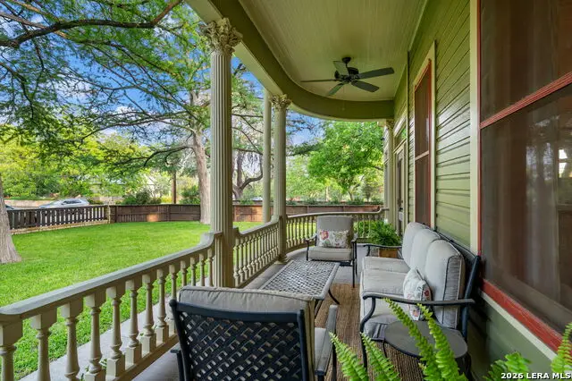 116 Pecan St, Boerne, TX 78006 - #1