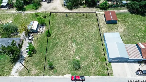 000 Trade St, Pleasanton, TX 78064