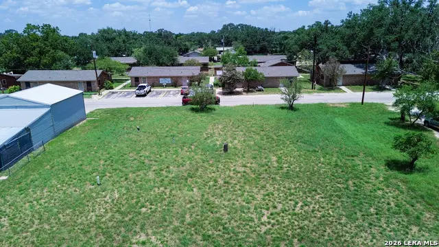 000 Trade St, Pleasanton, TX 78064 - #3