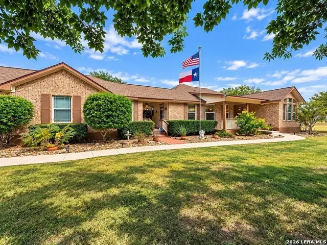 15811 White Cap Dr, Lytle, TX 78052 - #1