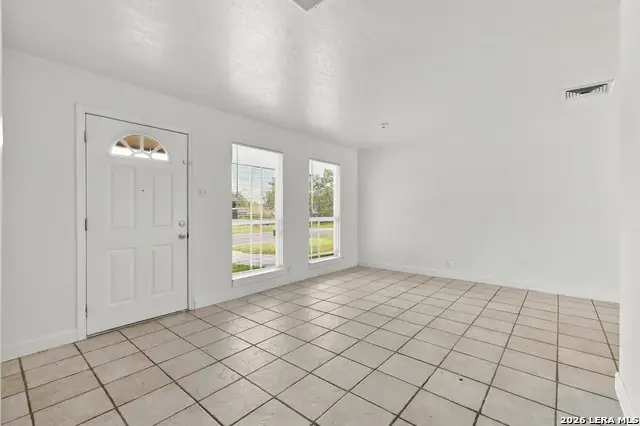 5902 Wales St, San Antonio, TX 78223 - #2