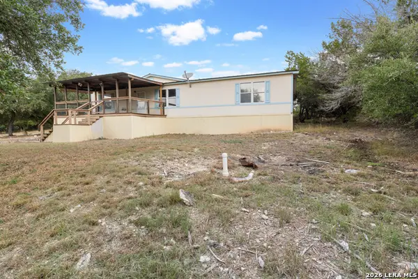 140 Lake Terrace Dr, Lakehills, TX 78063