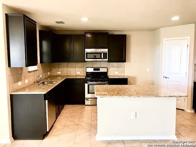 11715 Plover Pl, San Antonio, TX 78221 - #2