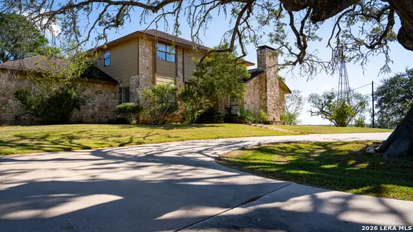 377 Us Highway 181 S, Floresville, TX 78114