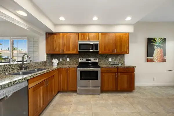 618 Vista Lago Circle North, Palm Desert, CA 92211