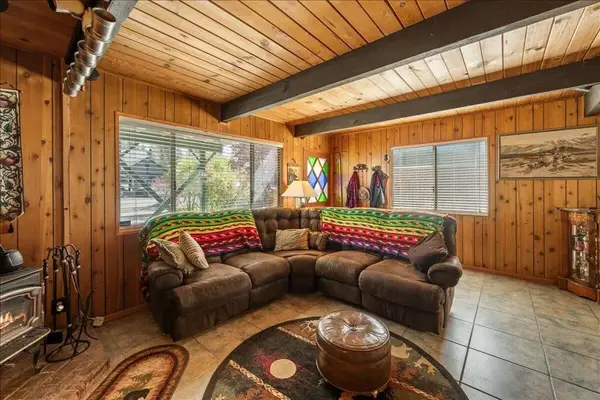 1123 W Aeroplane Boulevard, Big Bear, CA 92314