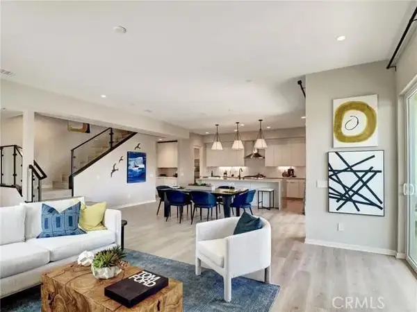 706 Obsidian Loop East, Palm Springs, CA 92264