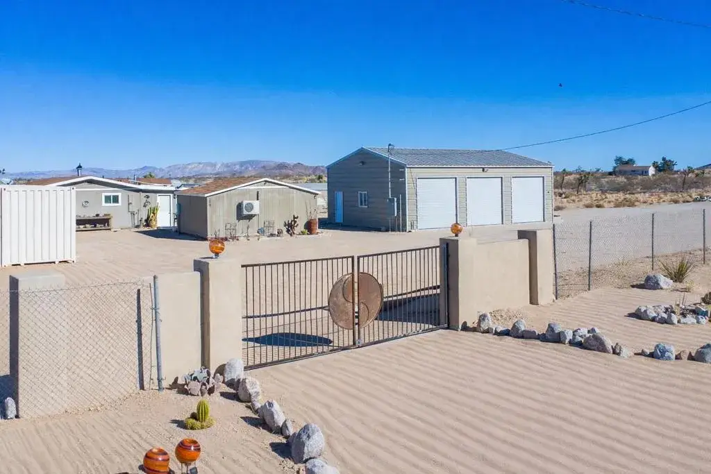 2467 Sand Drive, Landers, CA 92285 - #1