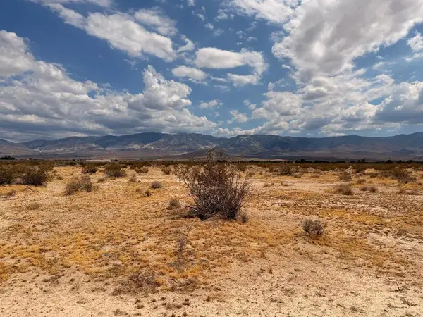 40 Rabbit Springs, Lucerne Valley, CA 92356