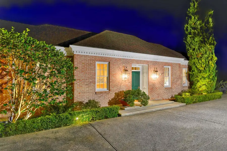 7612 Hillside Dr, La Jolla, CA 92037 - Image #3