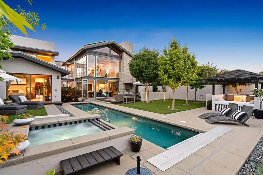 5259 Pacifica Dr, San Diego, CA 92109 - Image #2