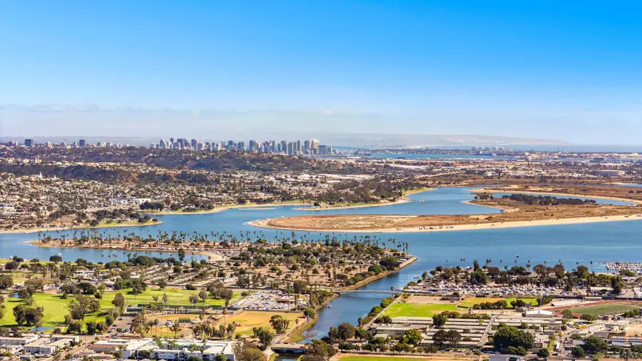 5259 Pacifica Dr, San Diego, CA 92109 - Image #3