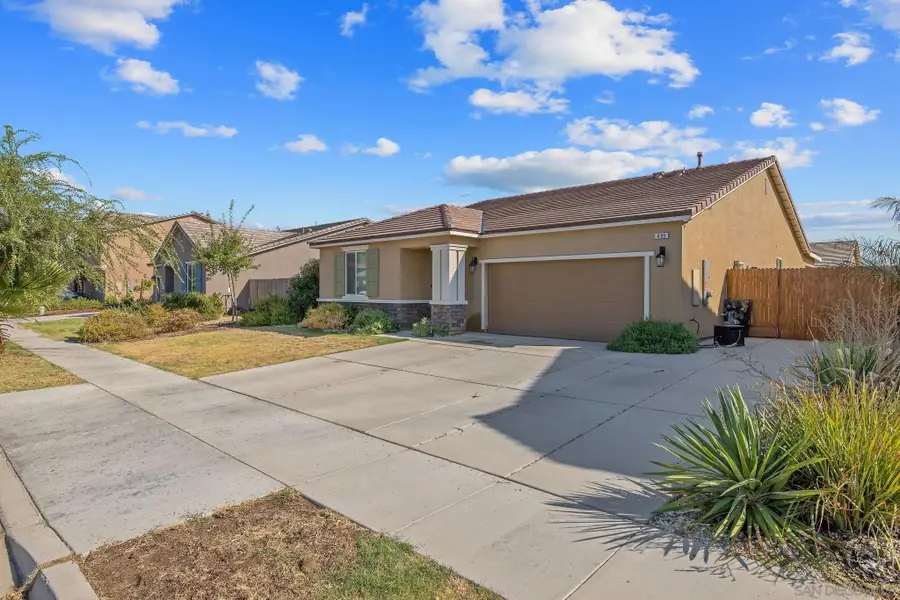 495 Pearl Dr, Lemoore, CA 93245 - #2