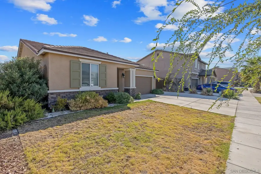 495 Pearl Dr, Lemoore, CA 93245 - #3