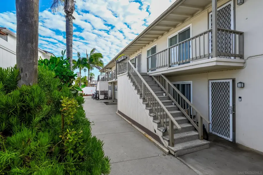 5035 Saratoga, San Diego, CA 92107 - Image #3