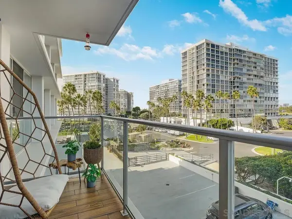 1830 Avenida Del Mundo #403, Coronado, CA 92118