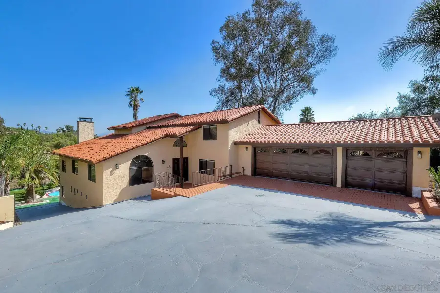 4331 Nabal Dr, La Mesa, CA 91941 - Image #3