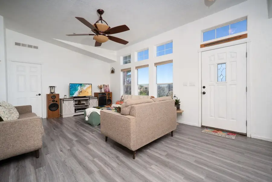 39550 Jewel Valley Ct, Boulevard, CA 91905 - Image #3