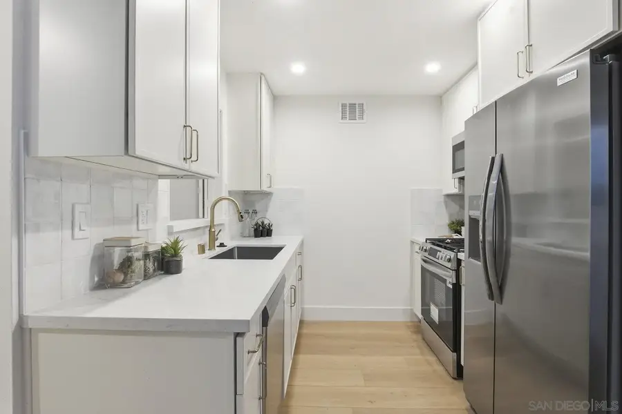 6272 S Lake Ct, San Diego, CA 92119 - Image #3