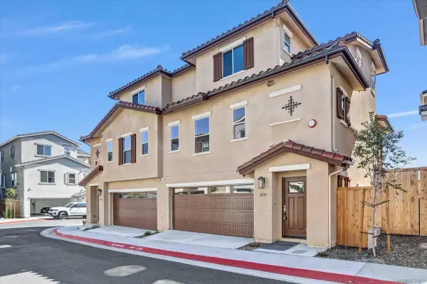 8539 Vista Azul Pl, Lemon Grove, CA 91945