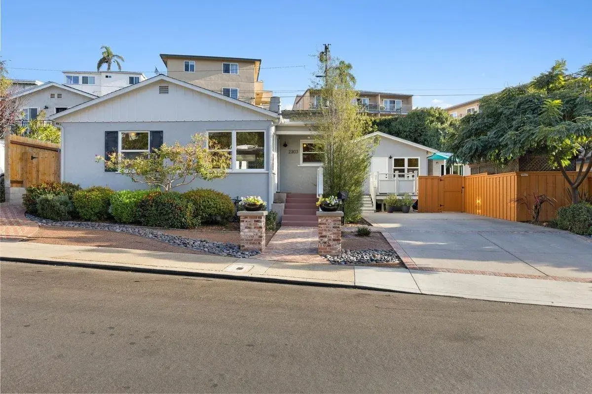 2303 Poinsettia Dr, San Diego, CA 92106 - Image #1
