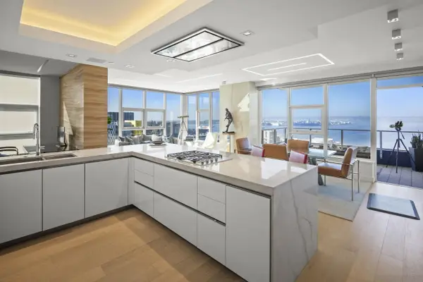 1325 Pacific Hwy #1902, San Diego, CA 92101