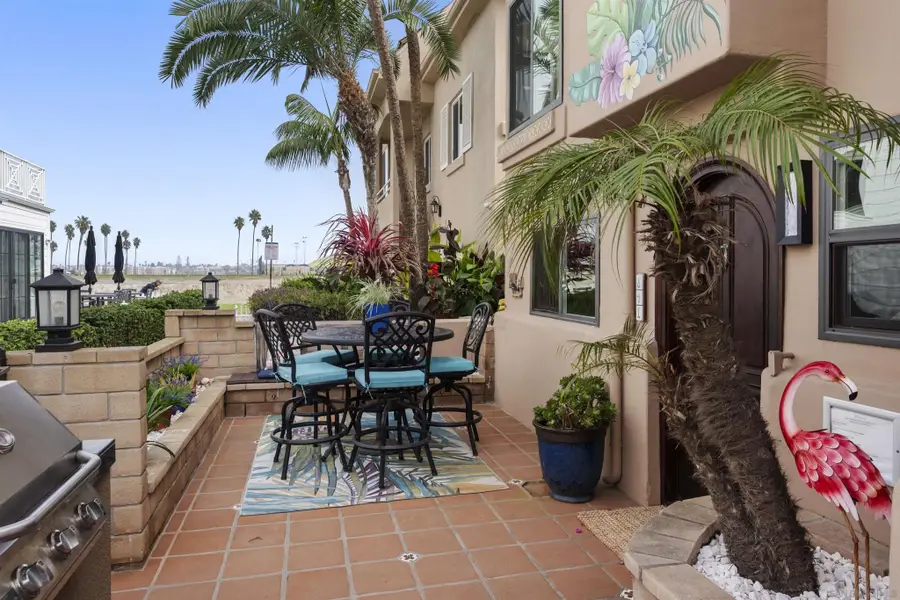 841 Pismo Ct, San Diego, CA 92109 - Image #2