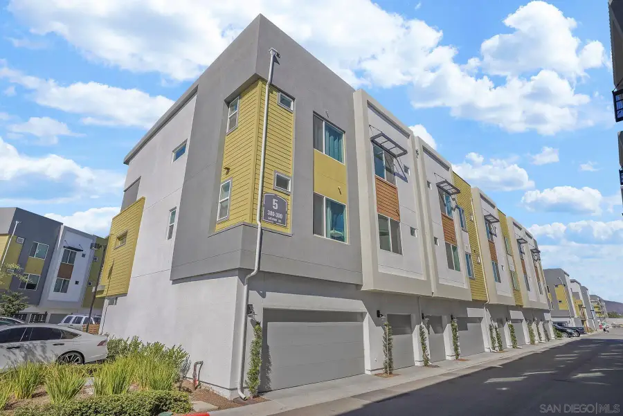 370 Gateway Dr, El Cajon, CA 92020 - Image #3