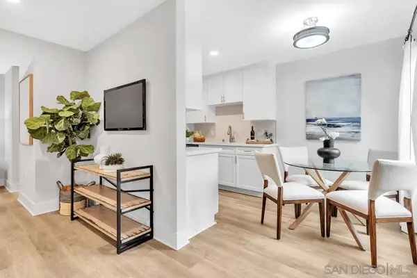 8644 Via Mallorca #F, La Jolla, CA 92037