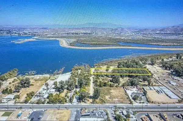 1007 W Sumner Ave #4, Lake Elsinore, CA 92530