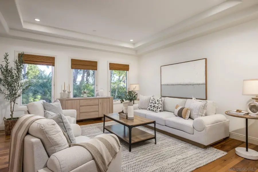 372 Hillcrest Scenic Ln, Encinitas, CA 92024 - Image #2