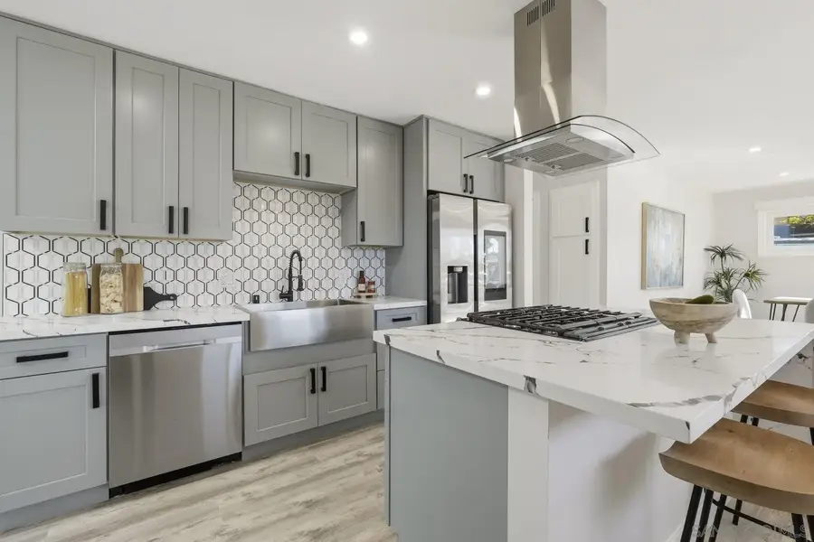 4657 Pocahontas Ave, San Diego, CA 92117 - Image #2