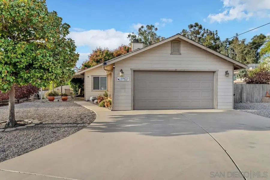 392 D St, Ramona, CA 92065 - Image #2