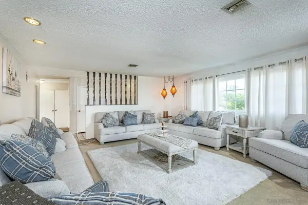 166 Via De Laurencio, Chula Vista, CA 91910