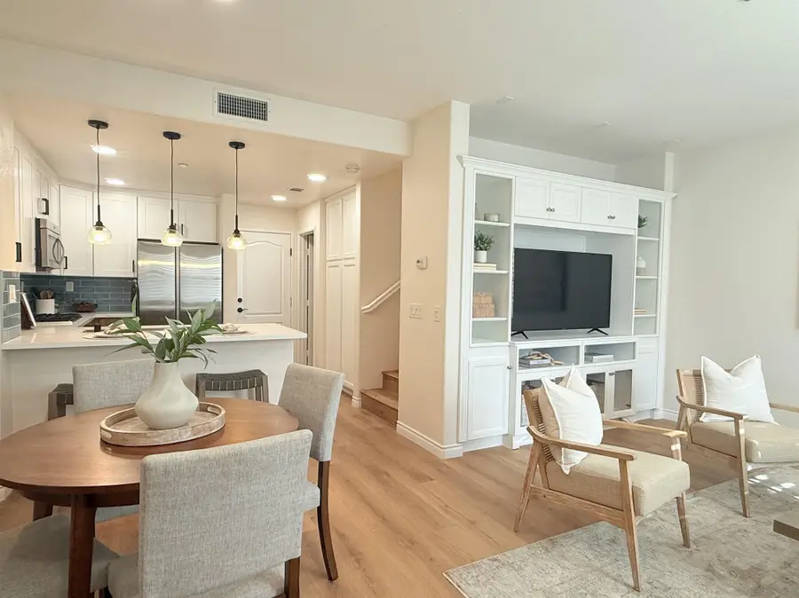 17070 Calle Trevino #5, San Diego, CA 92127 - Image #2