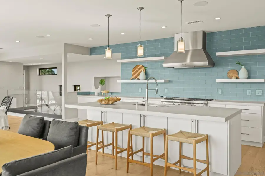 1505 Loring St, San Diego, CA 92109 - Image #2