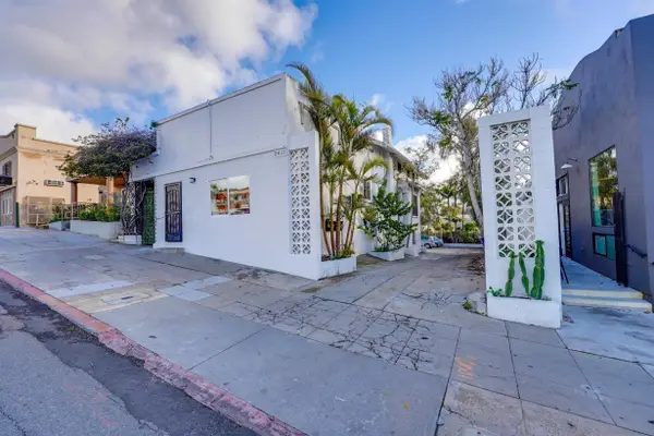 2611 University, San Diego, CA 92104