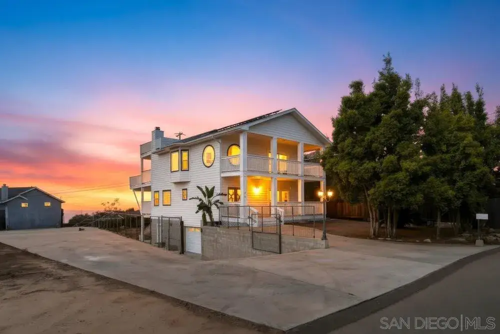 131 Scenic Dr, El Cajon, CA 92021 - Image #1