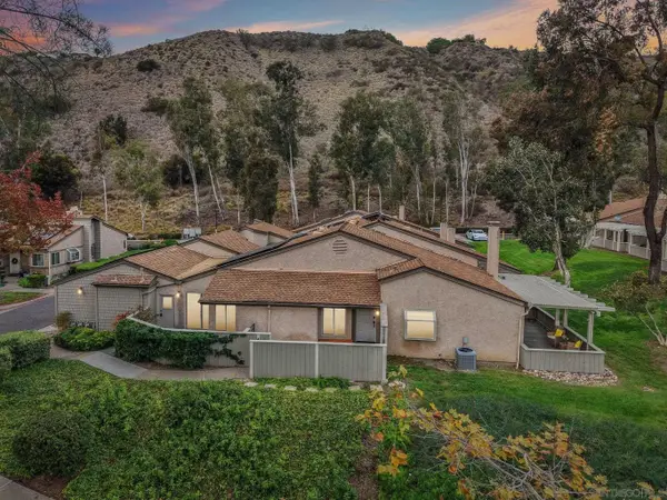 5617 Adobe Falls Rd #D, San Diego, CA 92120