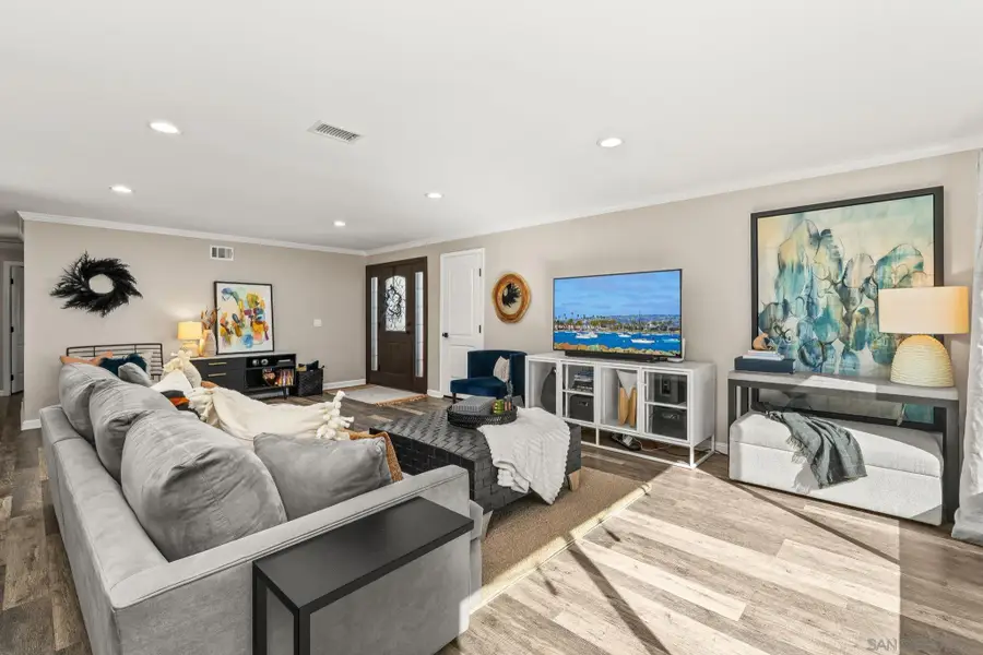 8347 Carlton Oaks Dr., Santee, CA 92071 - Image #3