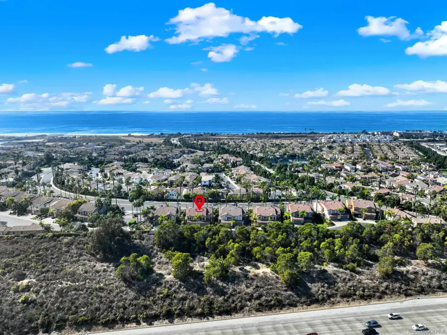 7435 Neptune Dr, Carlsbad, CA 92011 - Image #2