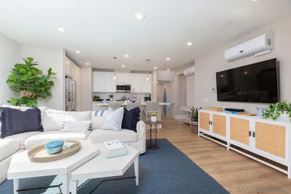 827 Jersey Court, San Diego, CA 92109