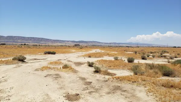 67 Cor 67 Stw Kettering St #21, Del Sur, CA 93536